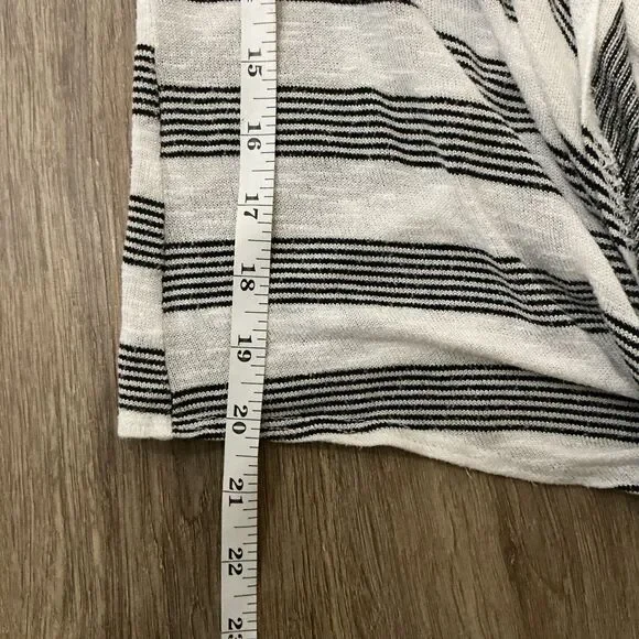 Discreet Striped Open Front Cardigan Draped Lightweight Long Sleeve - Picture 4 of 5